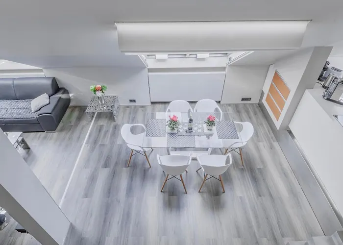 Luxury Apartment In Centre