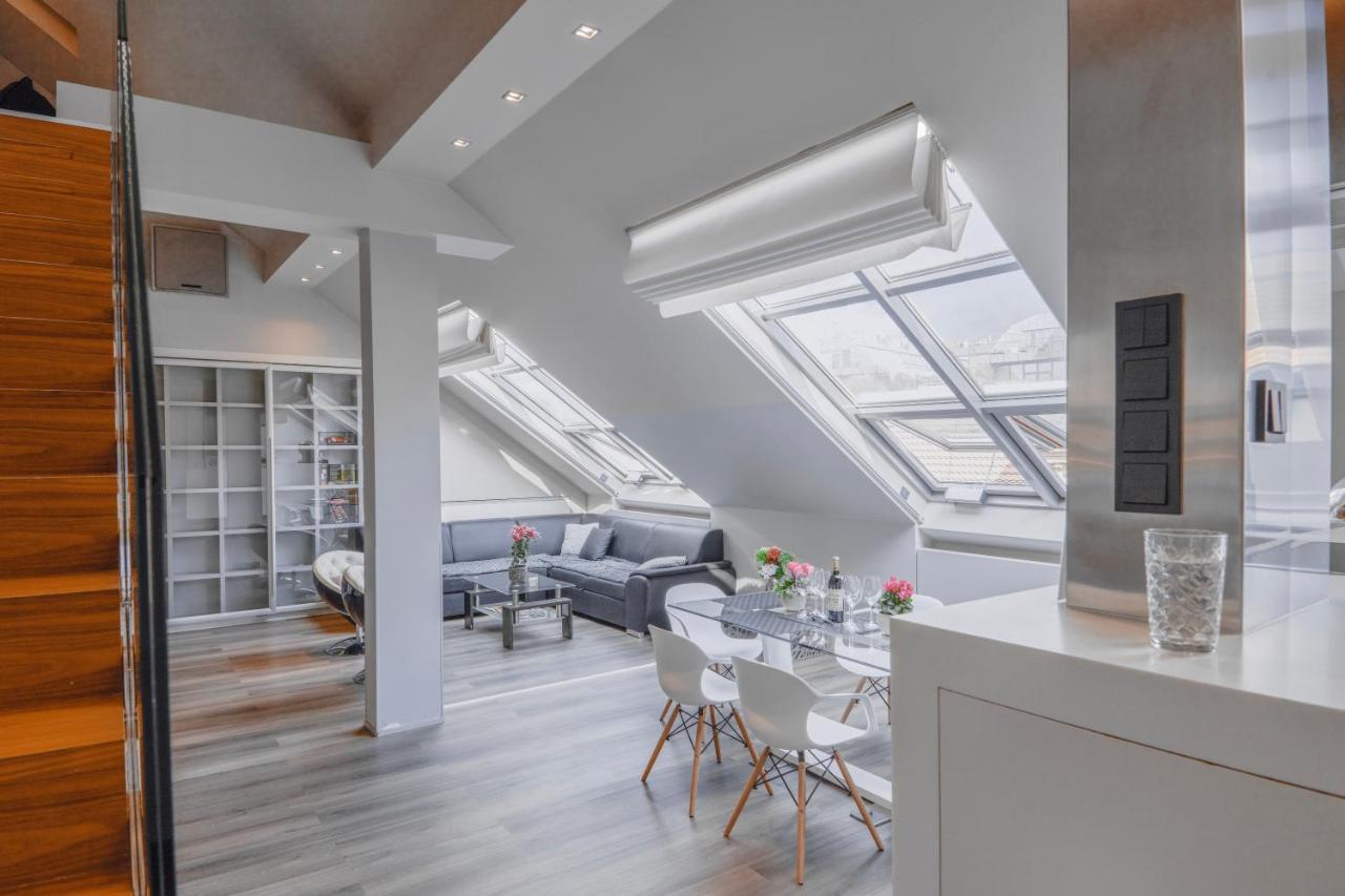 Luxury In Centre Apartment
